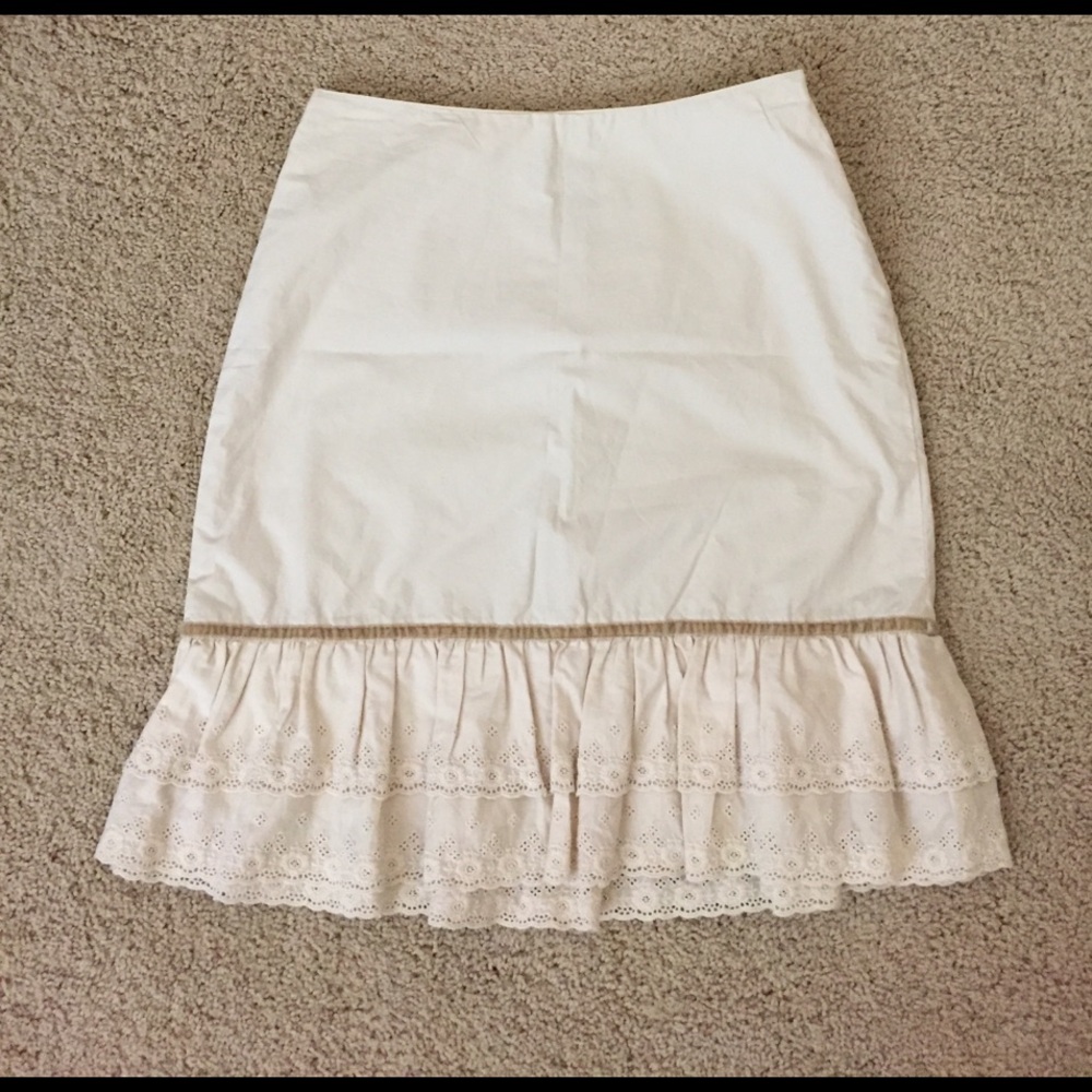 Summer skirt with cute trim and details. Size 0